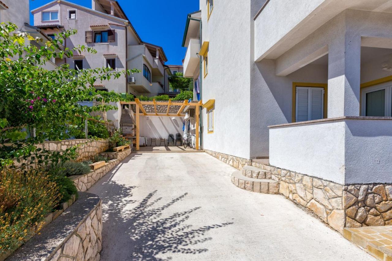 Apartments With A Parking Space 木洛希尼 外观 照片