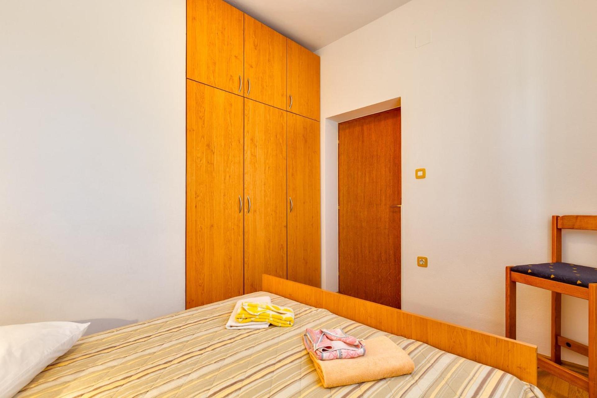 Apartments With A Parking Space 木洛希尼 客房 照片
